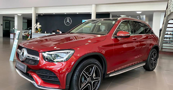 Người dùng phản ánh Mercedes-Benz GLC 300 cắt trang bị an toàn nhưng giá vẫn tăng 100 triệu đồng