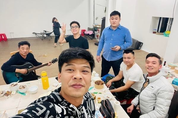 nguoi-h226m-mo-nuoi-tiec-khi-kh244ng-thay-c244ng-l253-xu226n-bac-tap-t225o-qu226n-2022_2.jpg nguoi-h226m-mo-nuoi-tiec-khi-kh244ng-thay-c244ng-l253-xu226n-bac-tap-t225o-qu226n-2022_2.jpg