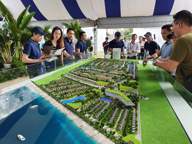 Người mua nhà đang gánh những khoản tiền nào? - Ảnh 3. Người mua nhà đang gánh những khoản tiền nào? - Ảnh 3.