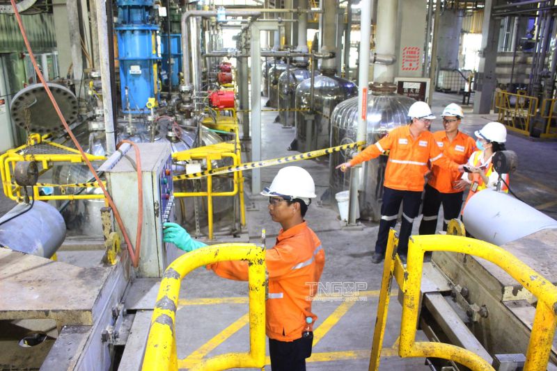 Lao động Việt Nam làm chủ công nghệ hiện đại Lao động Việt Nam làm chủ công nghệ hiện đại