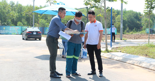 Nhà đầu tư chờ “bắt đáy” bất động sản?