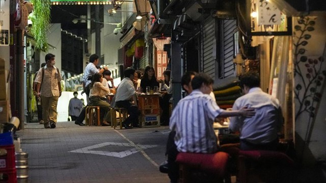 Nhật Bản dỡ bỏ tình trạng khẩn cấp trên toàn quốc