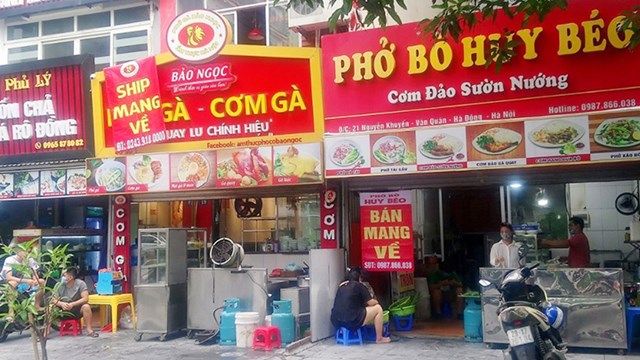 Nhiều cửa hàng chần chừ mở cửa trở lại 