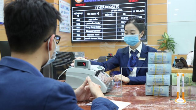 Nhiều lãnh đạo cấp cao LienVietPostBank đăng ký mua mạnh cổ phiếu LPB