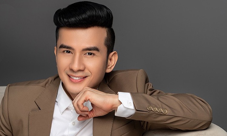Nhịp Showbiz: Đan Trường lộ diện hậu ly hôn, Tấn Beo tích cực làm từ thiện