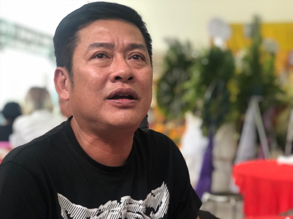 Diễn viên hài Tấn beo tích cực hoạt động từ thiện, hỗ trợ bà con nghèo mùa dịch. Ảnh: LĐ
