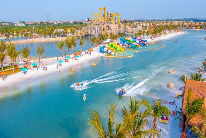 VinWonders Hà Nội Wave Park là công trình đầu tiên được hoàn thiện tại “quận Kinh Đô” và cũng đã được ghi nhận là Tổ hợp biển tạo sóng nhân tạo lớn nhất thế giới.