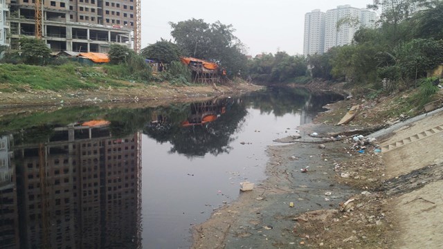 Những dòng sông 'chết' ở Thủ đô