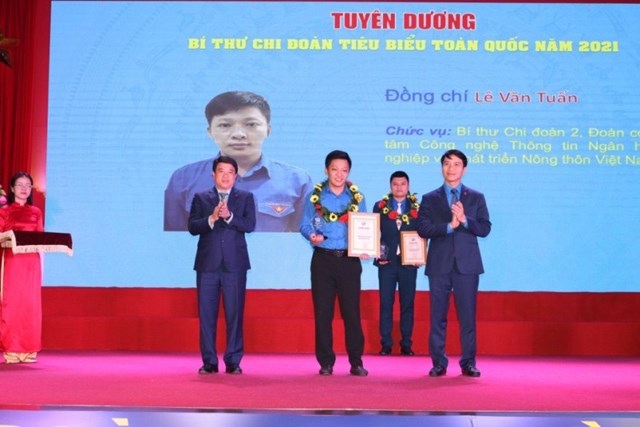 nhung-guong-mat-tre-ti234u-bieu-o-agribank_1.jpg nhung-guong-mat-tre-ti234u-bieu-o-agribank_1.jpg
