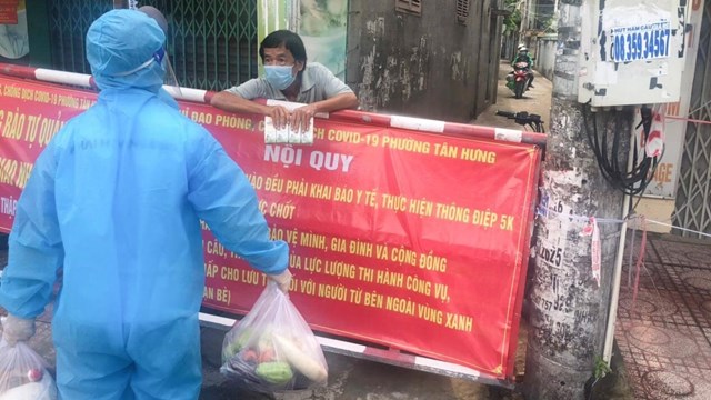 Những hi sinh thầm lặng