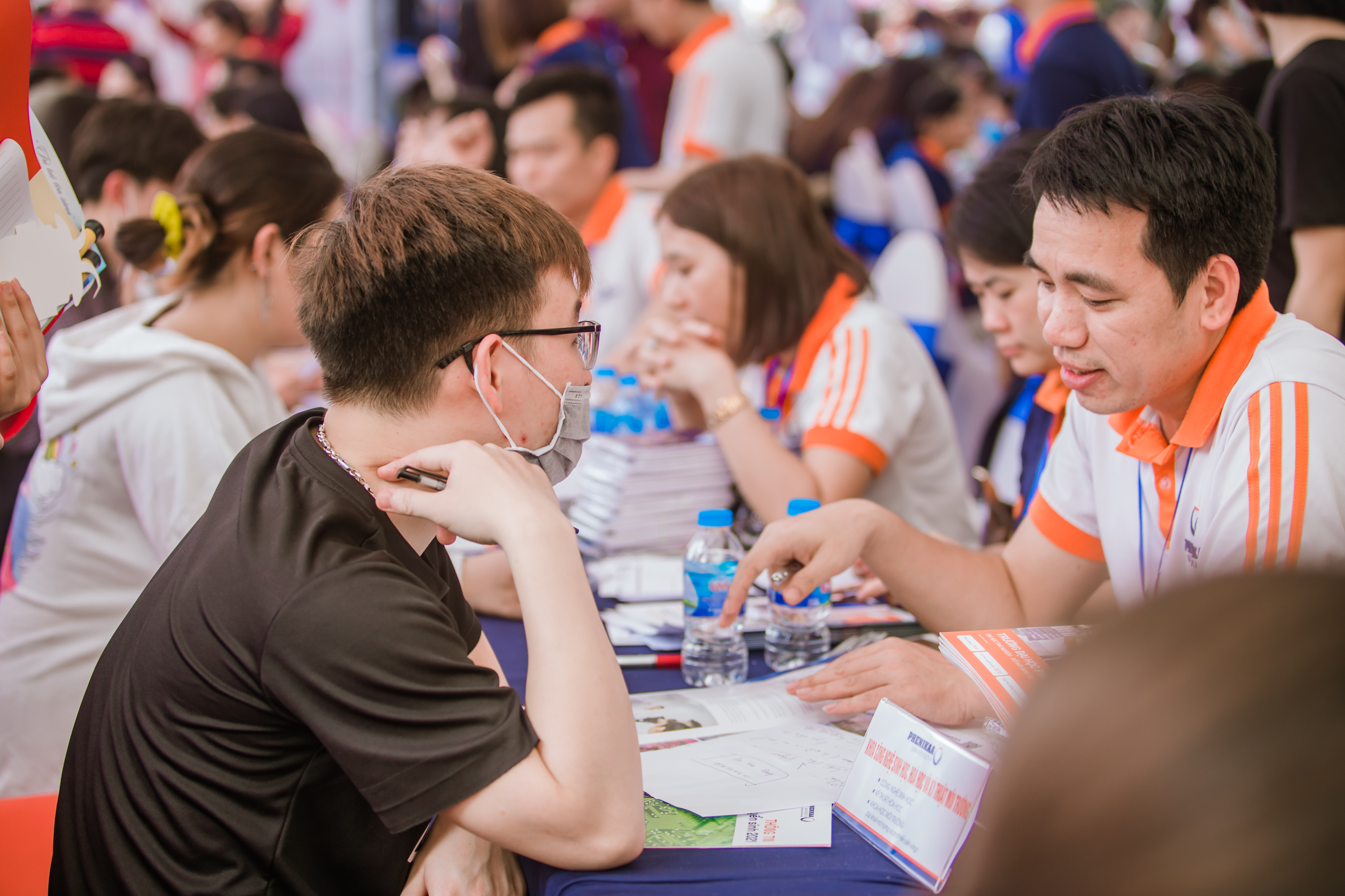 nhung-luu-253-khi-chon-ng224nh-chon-nghe_1.jpg