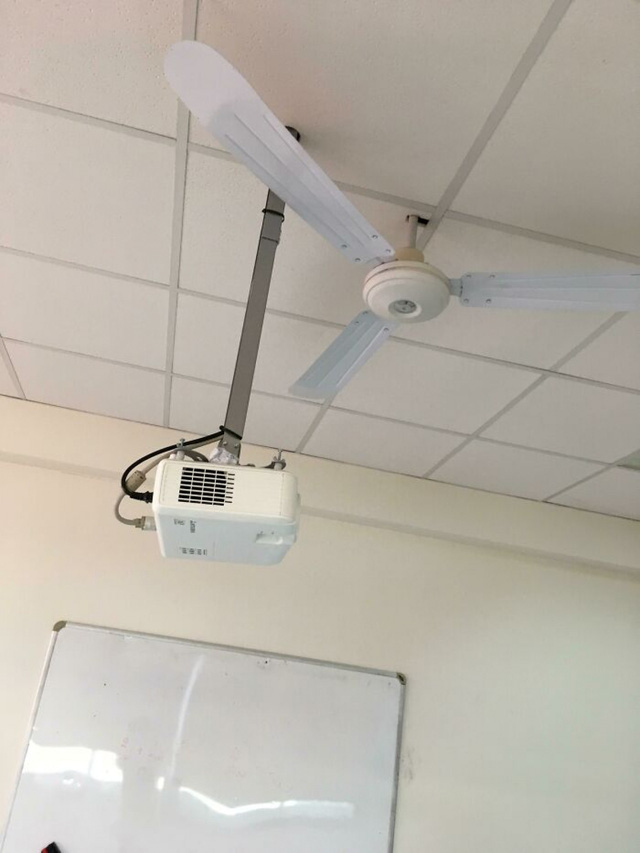 Những thiết kế kỳ quặc đến khó tin khiến người dùng phải khóc thét - Ảnh 9. Những thiết kế kỳ quặc đến khó tin khiến người dùng phải khóc thét - Ảnh 9.