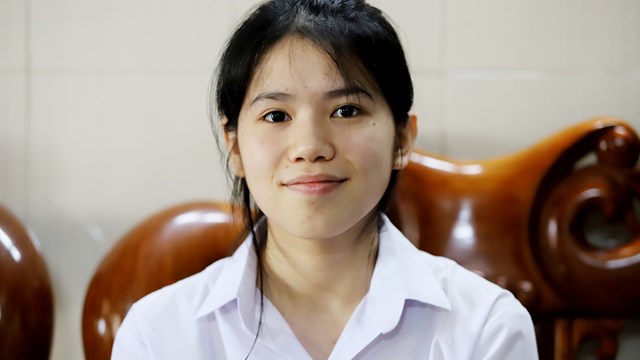 Nữ sinh điểm thi khối A1 cao nhất Hà Tĩnh: 'Chưa bao giờ em gò bó bản thân'