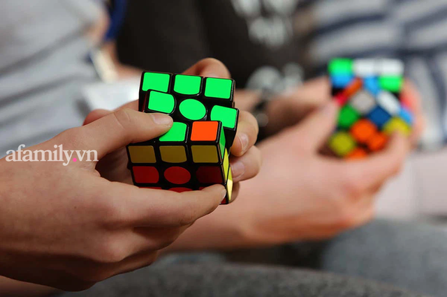 Nữ sinh Khánh Hòa săn học bổng trường Mỹ top đầu, trở thành nghiên cứu sinh Harvard nhờ chơi... Rubik: Tiết lộ bí quyết chinh phục 5 ngoại ngữ - Ảnh 2.