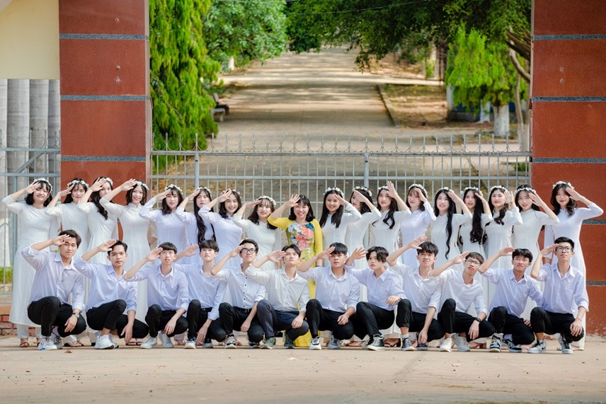 nu-sinh-nguoi-s225n-chay-tro-th224nh-t226n-thu-khoa-hoc-vien-h224ng-kh244ng-viet-nam_2.jpg