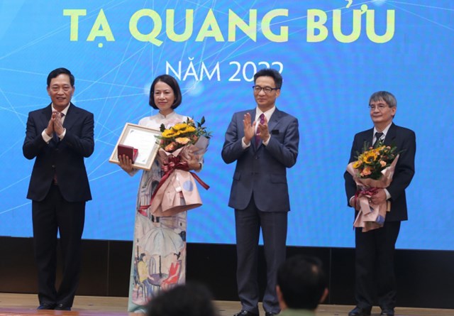 nu-tien-si-thu-suc-voi-vat-lieu-tu-l224nh_1.jpeg nu-tien-si-thu-suc-voi-vat-lieu-tu-l224nh_1.jpeg