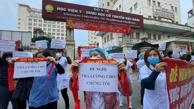 Nước mắt 'blouse trắng'