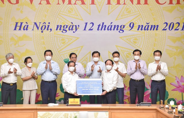 ph225t-dong-to224n-quoc-chuong-tr236nh-39s243ng-v224-m225y-t237nh-cho-em39_2.jpg