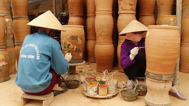 Phát triển nghề làm gốm Phù Lãng