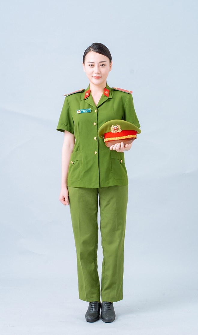 phuong-oanh-cao-th225i-h224-v224-d224n-sao-viet-kh237-chat-ra-sao-khi-dien-trang-phuc-qu226n-nh226n_2.jpg