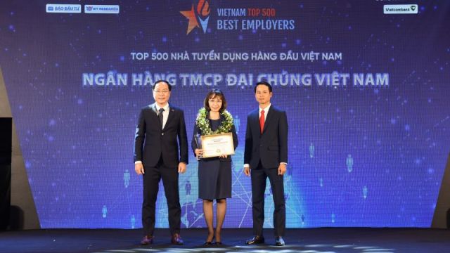 PVcomBank được vinh danh trong Top 500 Nhà tuyển dụng hàng đầu Việt Nam 2022