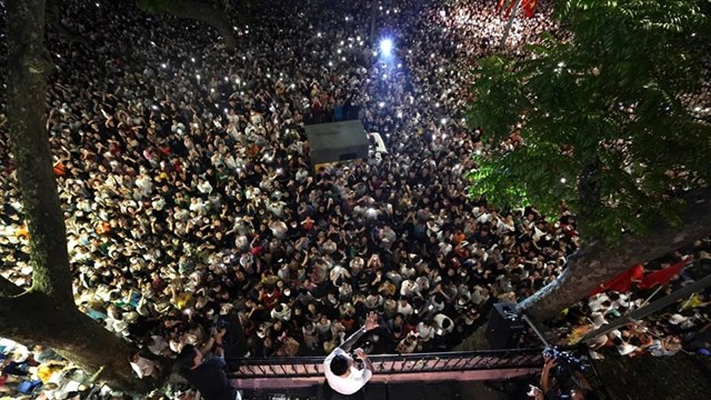 Quận Hoàn Kiếm đang hoàn thiện thủ tục để xử phạt ca sĩ Tuấn Hưng