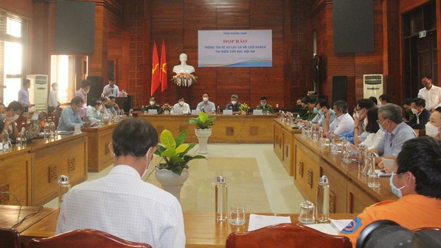 Quảng Nam: Họp báo thông tin vụ lật ca nô trên biển, khiến 17 người tử vong
