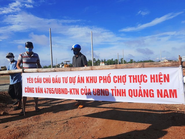quang-nam-nguoi-d226n-phan-doi-du-225n-khu-pho-cho-chi234n-d224n-g226y-ngap-nang_1.jpg