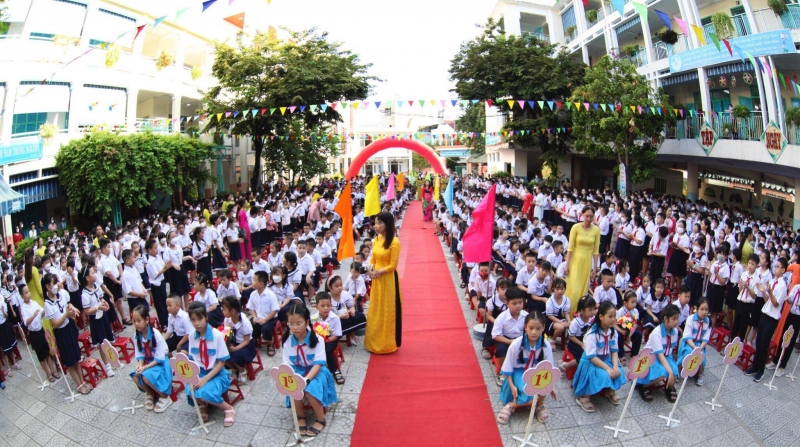 Học sinh tham dự Lễ Khai giảng năm học mới 2022-2023. 