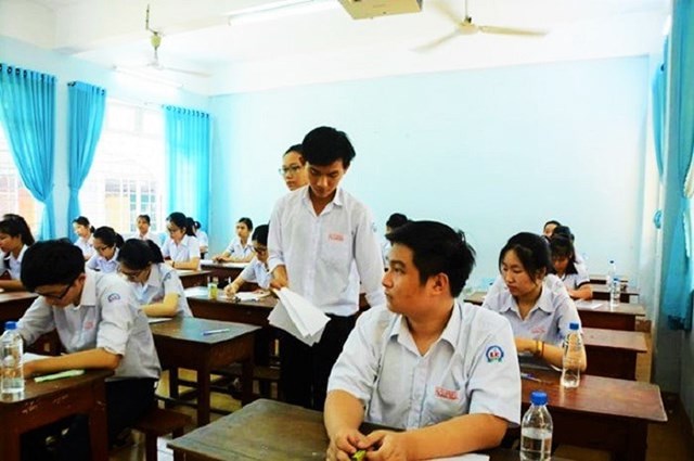 quang-ng227i-chi-467-ty-dong-mua-sam-m225y-t237nh-cho-hoc-sinh-c243-ho224n-canh-kh243-khan_1.jpg quang-ng227i-chi-467-ty-dong-mua-sam-m225y-t237nh-cho-hoc-sinh-c243-ho224n-canh-kh243-khan_1.jpg