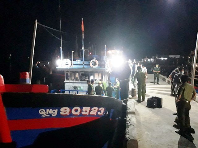 quang-ng227i-d227-dua-thi-the-3-ngu-d226n-v224o-dat-lien_1.jpg quang-ng227i-d227-dua-thi-the-3-ngu-d226n-v224o-dat-lien_1.jpg