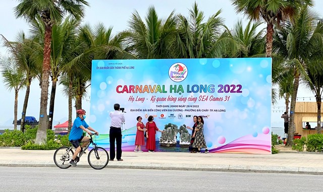 quang-ninh-39lang-le39-thay-bien-co-dong-carnaval-ha-long_2.jpg quang-ninh-39lang-le39-thay-bien-co-dong-carnaval-ha-long_2.jpg