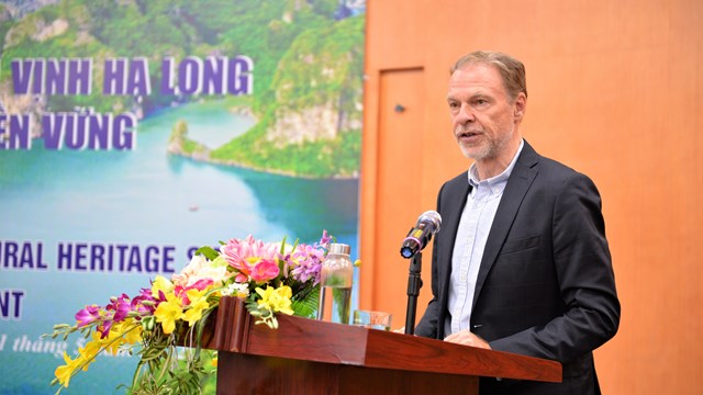 Quảng Ninh: Bàn giải pháp khai thác hài hòa và bền vững vịnh Hạ Long