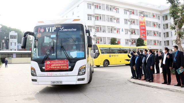 Quảng Ninh: Bố trí xe đưa hơn 15.000 công nhân mỏ và gia đình về quê đón Tết