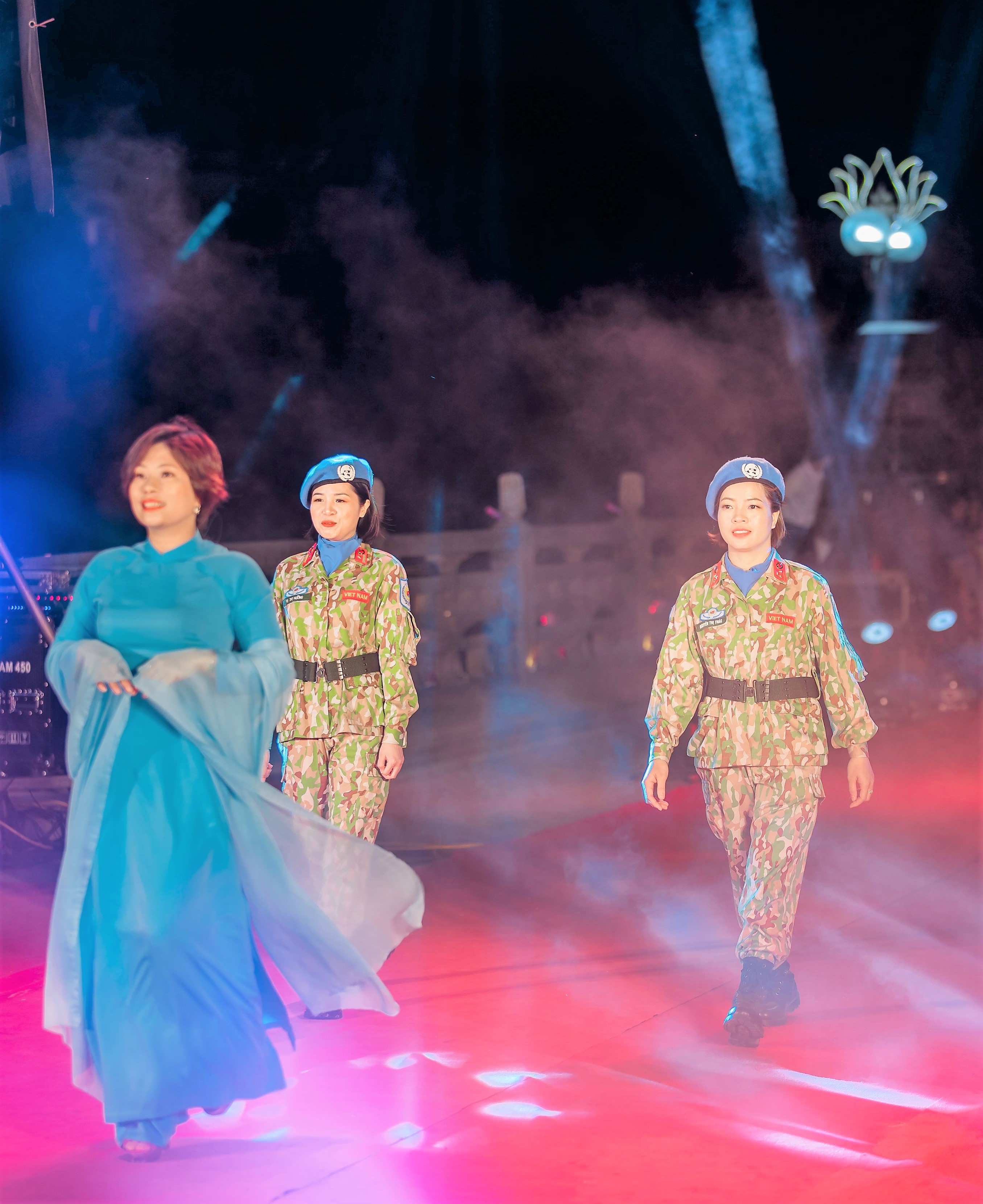 quang-ninh-d225nh-thuc-du-lich-v249ng-bi234n-sau-2-nam-39ngu-d244ng39_4.jpg