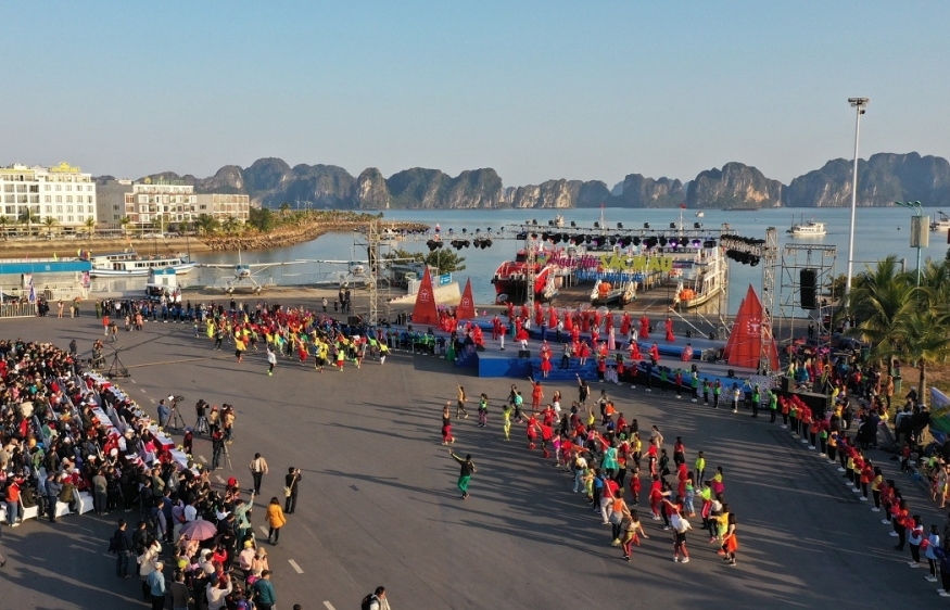 Quảng Ninh đón 110.000 lượt khách lưu trú dịp Tết dương lịch