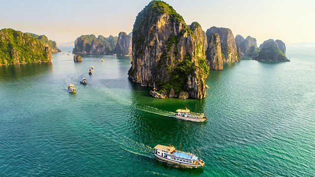 Quảng Ninh giảm 50% phí tham quan các điểm du lịch nổi tiếng trong 6 tháng đầu năm 2022