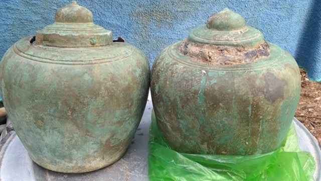 Quảng Ninh: Hé lộ nguồn gốc của 2 hũ kim loại cổ phát hiện ở Yên Tử