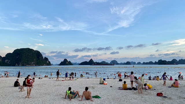 Quảng Ninh: Mở lại một số hoạt động du lịch nội tỉnh từ 0h ngày 21/9