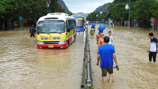 Quảng Ninh: Mưa lũ khiến nhiều địa phương bị chia cắt, chìm trong biển nước