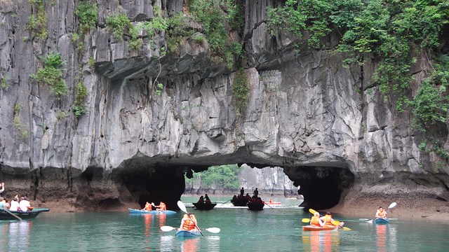 Quảng Ninh: Phát triển du lịch bền vững trên Vịnh Hạ Long