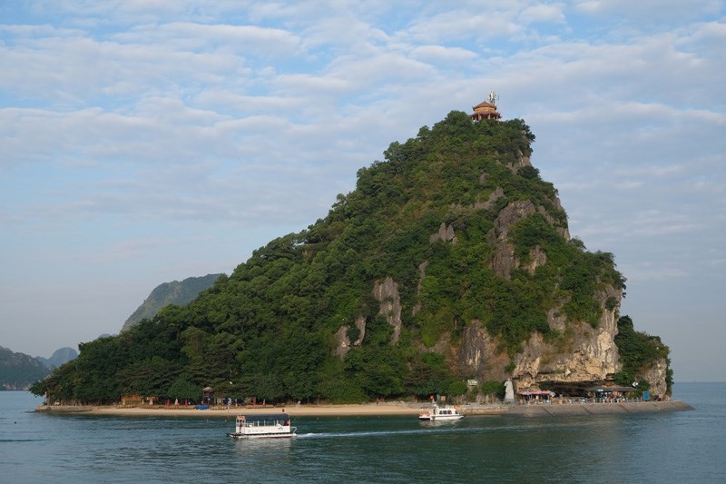 quang-ninh-ph225t-trien-du-lich-ben-vung-tr234n-vinh-ha-long_3.jpg