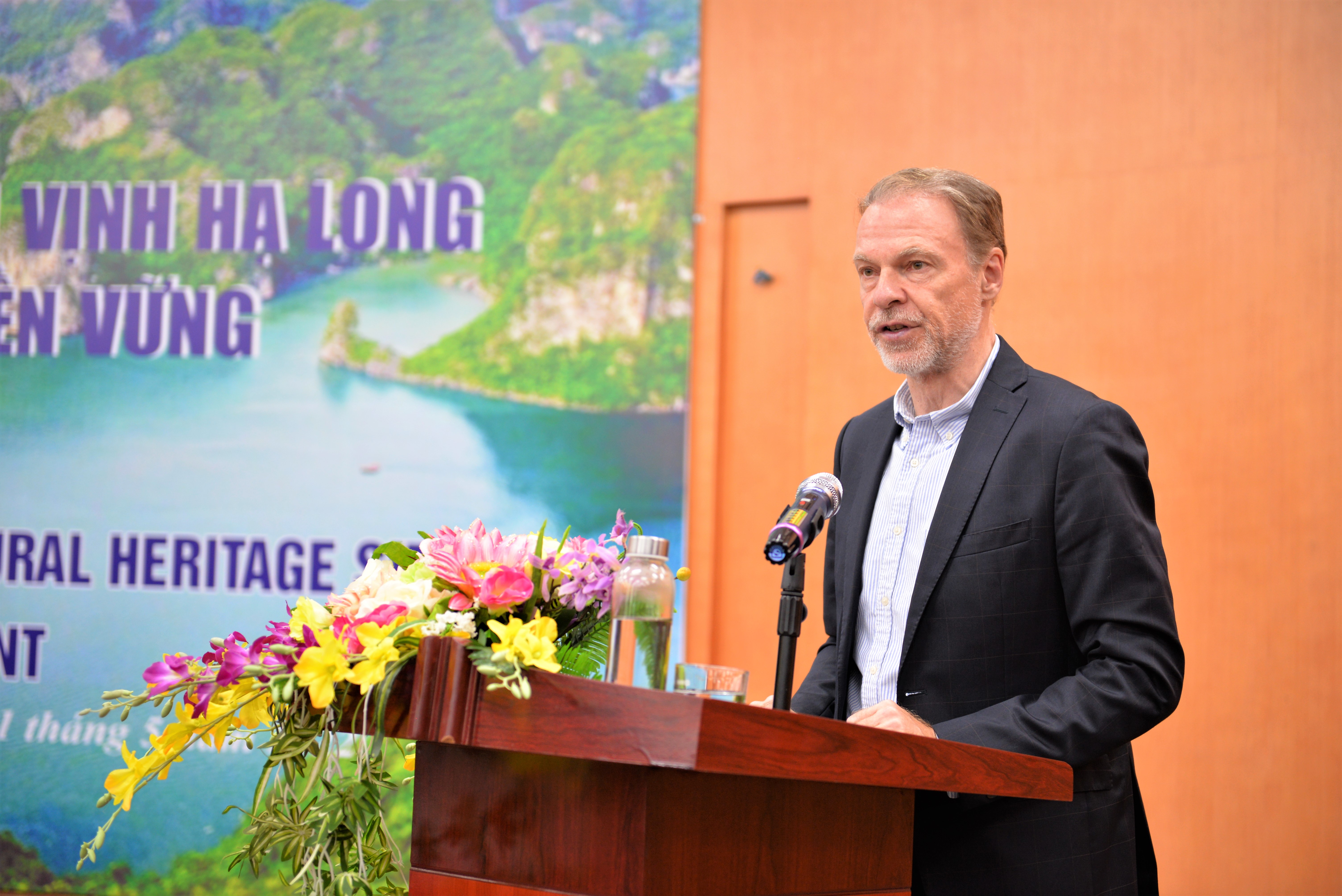 quang-ninh-ph225t-trien-du-lich-ben-vung-tr234n-vinh-ha-long_4.jpg