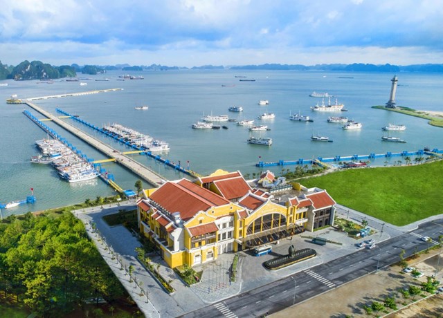 quang-ninh-th237-diem-dich-vu-an-uong-tr234n-30-t224u-du-lich-39c225nh-buom-xanh39_1.jpg quang-ninh-th237-diem-dich-vu-an-uong-tr234n-30-t224u-du-lich-39c225nh-buom-xanh39_1.jpg