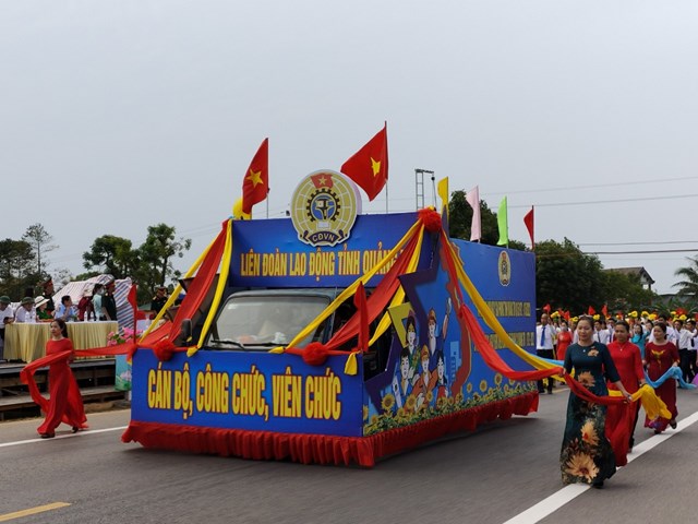 quang-tri-chuan-bi-ch224o-d243n-ng224y-le-lon-ron-r224ng-m224-trang-nghi234m_3.jpg quang-tri-chuan-bi-ch224o-d243n-ng224y-le-lon-ron-r224ng-m224-trang-nghi234m_3.jpg