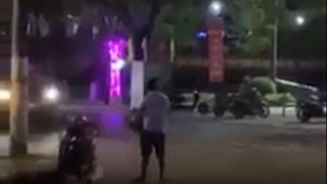 Quảng Trị: Người đàn ông có 'hành động lạ' ở ngã tư đường là ai?