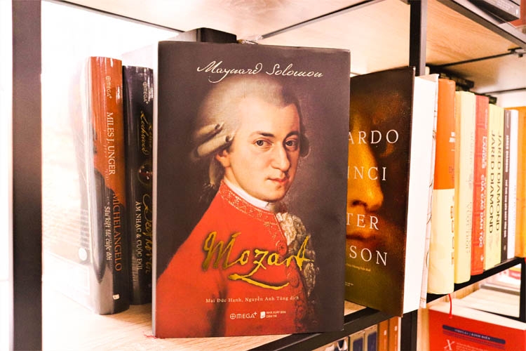 Ra mắt sách về thiên tài âm nhạc Mozart với nhiều góc nhìn