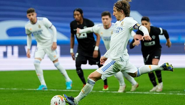 Real Madrid gây thất vọng lớn khi để Elche cầm hòa 2-2