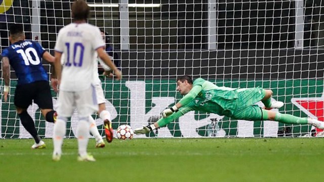 real-madrid-thang-nghet-tho-inter-milan-than-ho-menh-courtois-duoc-vinh-danh_2.jpg