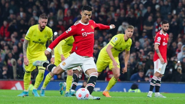 Ronaldo thăng hoa, Man Utd sáng cửa dự... Europa League
